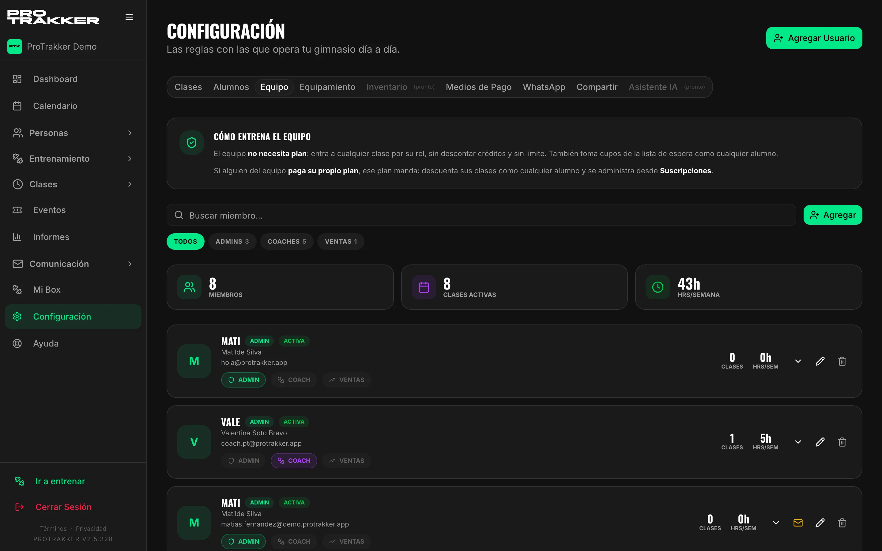 Configuración → Equipo: cada persona con su rol